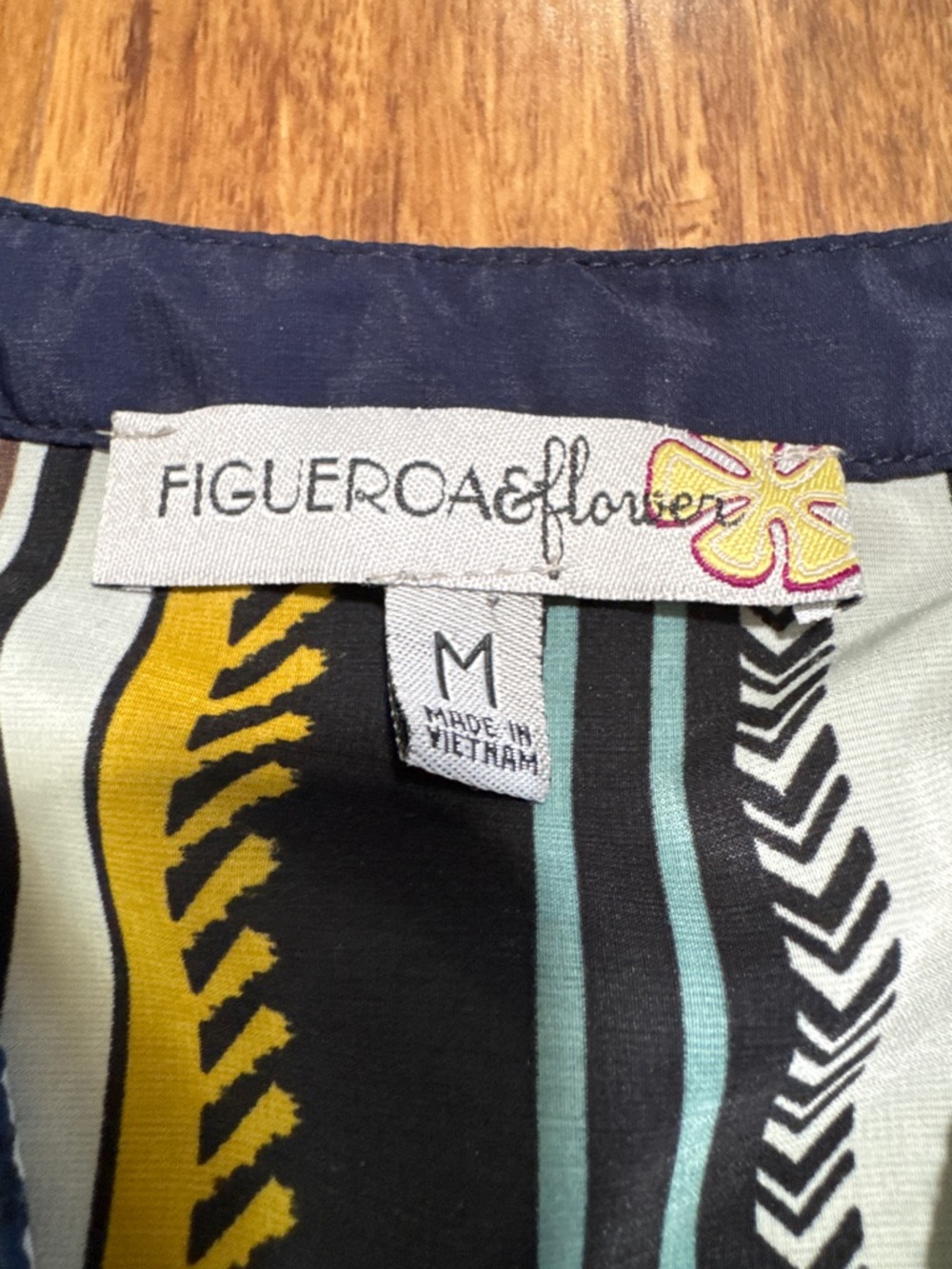Figueroa & Flower Women's Size M Multicolor Striped V-Neck Button
Front Blouse - Picture 6 of 16